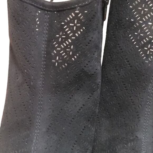 Black dye cut booties - Picture 3 of 4